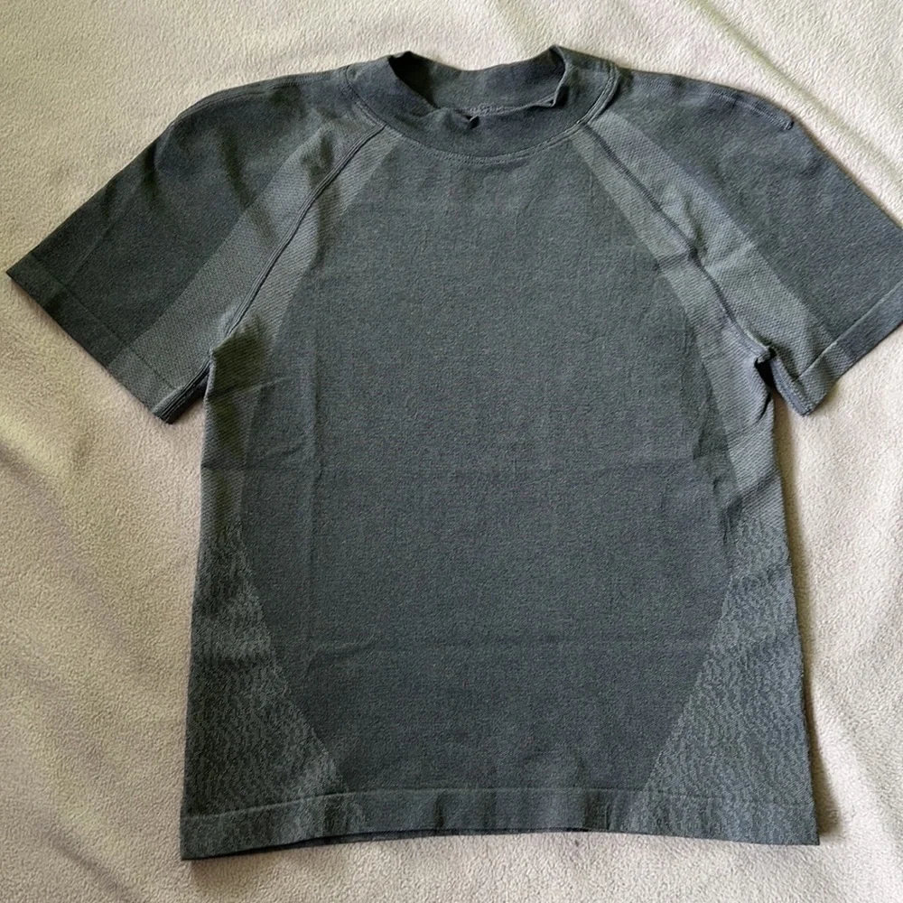 Lululemon Seamless Training Short Sleeve Swiftly Tech Shirt SIZE 10 - Picture 1 of 9